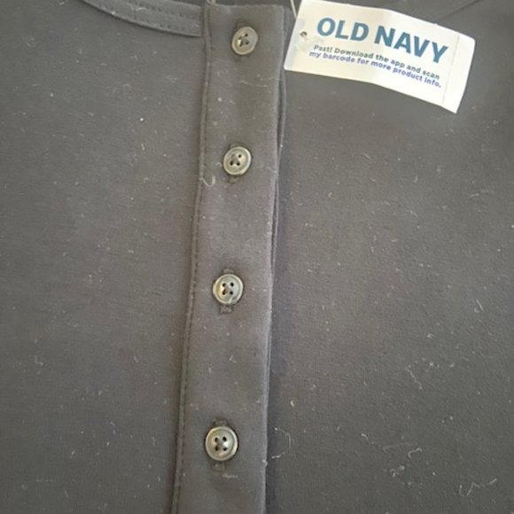 NWT - Black Tunic with Faux buttons, Old Navy Maternity - Picture 4 of 4